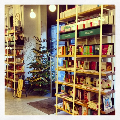 385712_10151168578581711_42363474_n